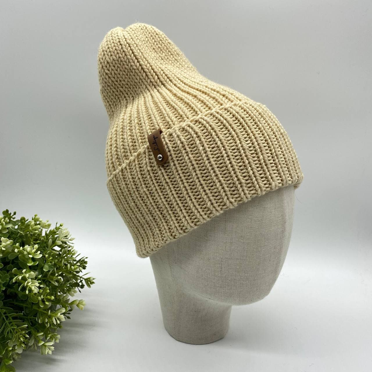 Шапка из мериноса (песочная)