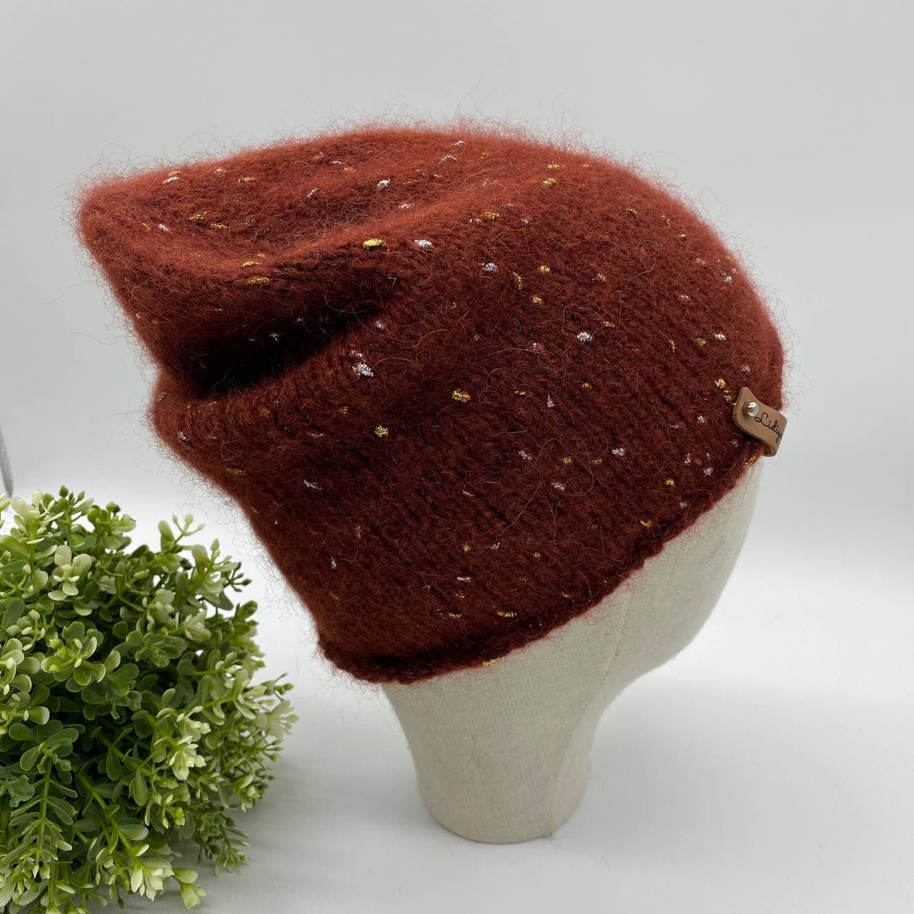 Шапка с шишечками люрекса (комета)