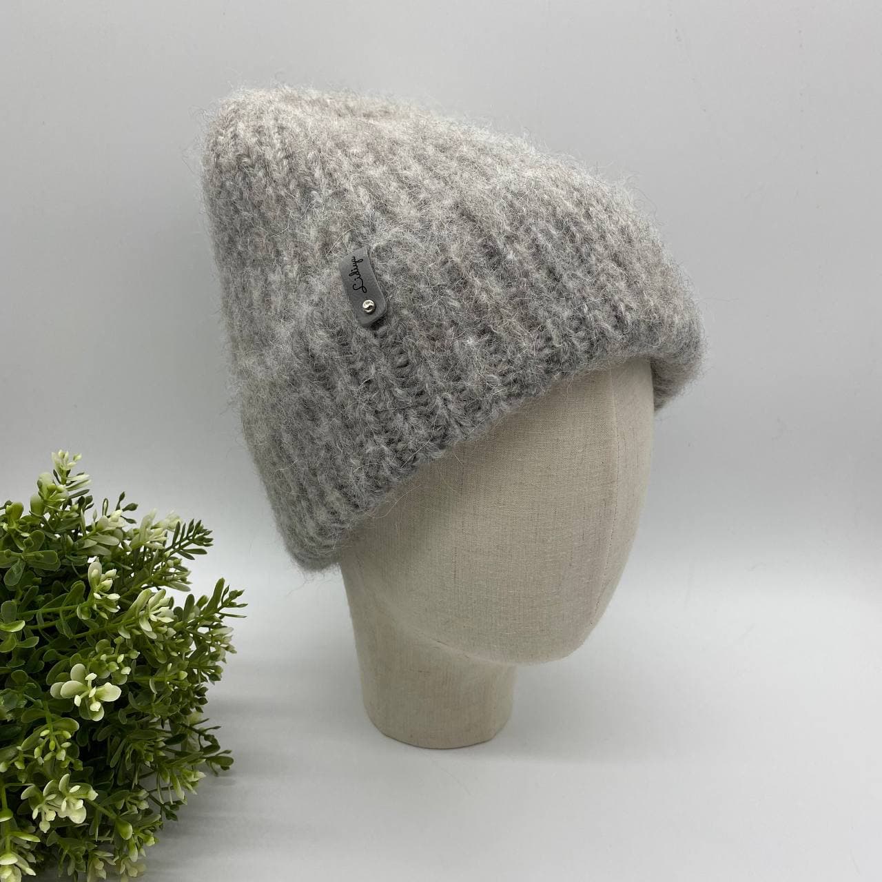 Шапка резинкой с отворотом из альпаки(серая)