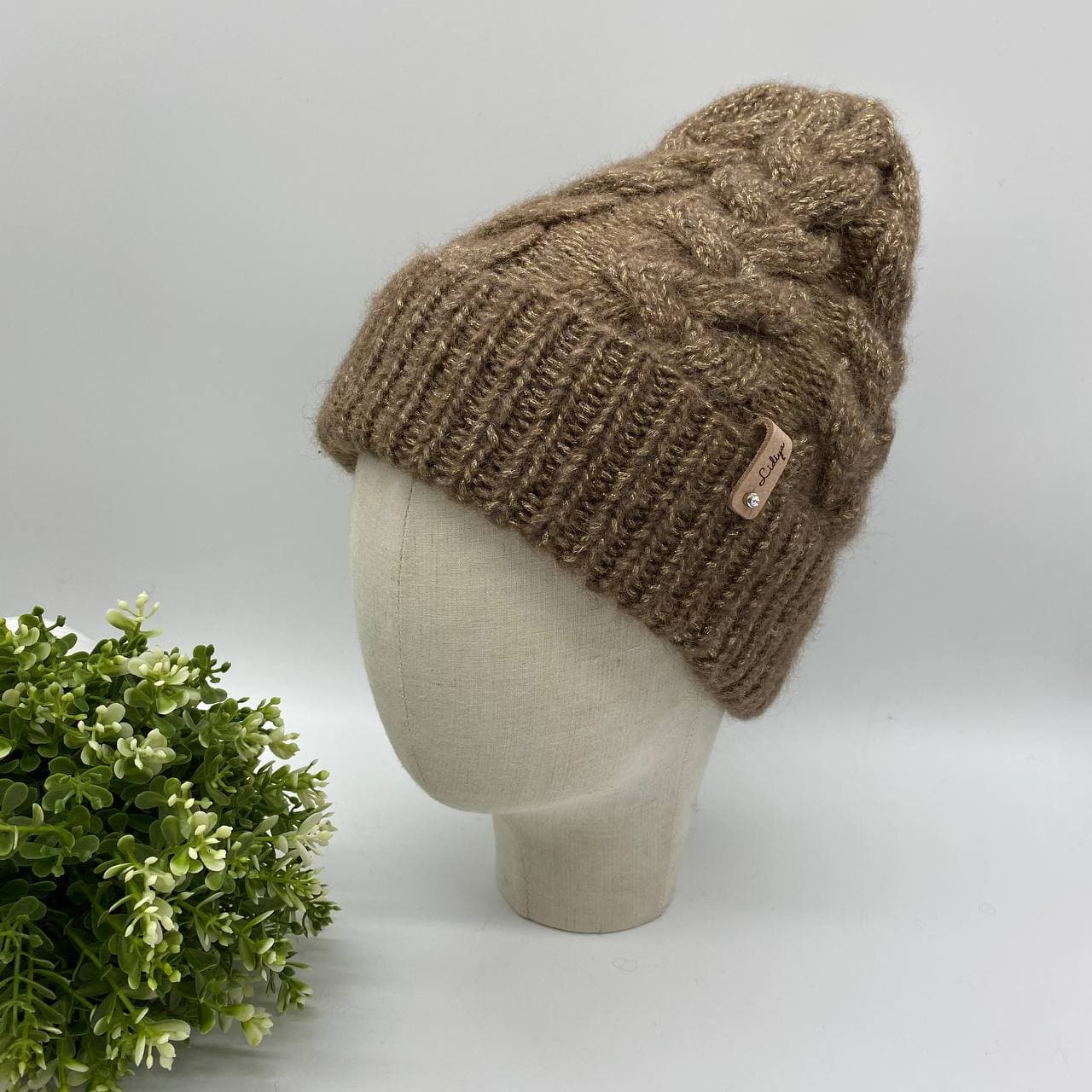 Шапка с косами и люрексом из беби альпаки (золотая)