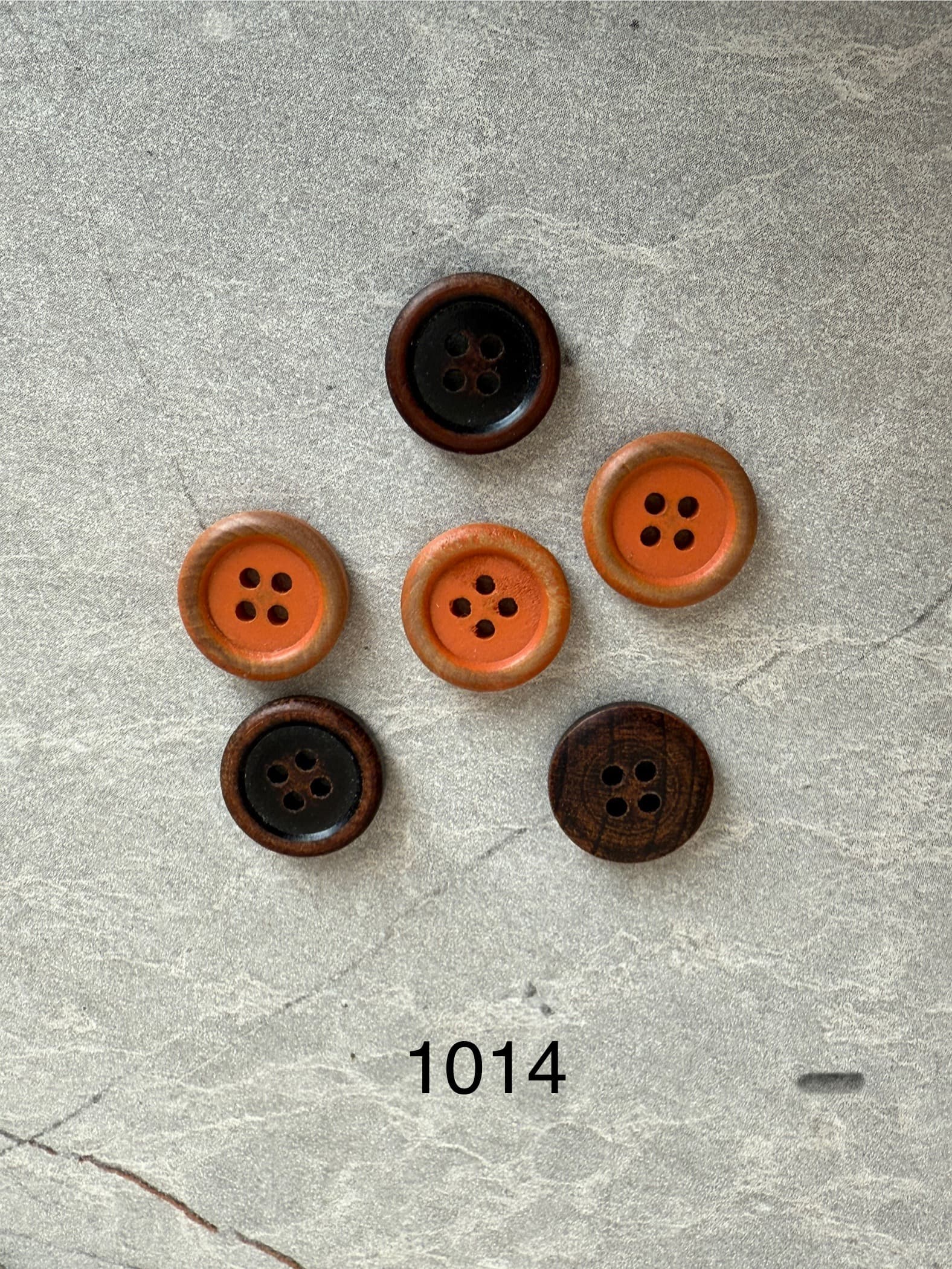 Пуговка цветная 1014 (6шт)